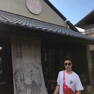 Meet your Posher, Kingson